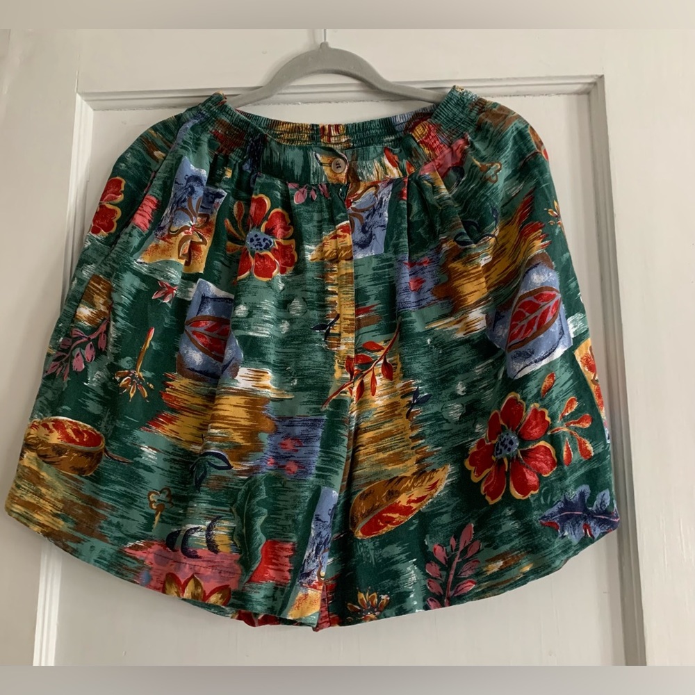 Vintage Capacity Petites Women’s Shorts Petite L Floral Hawaiian Bermuda